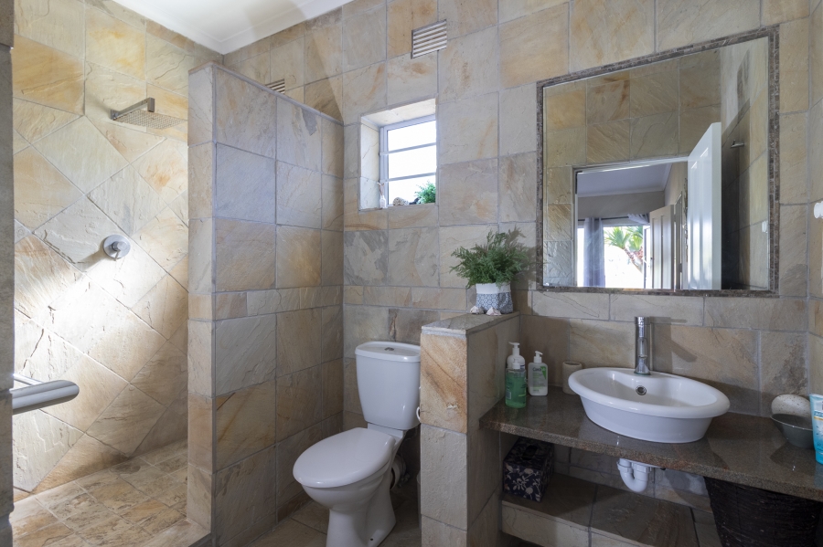 5 Bedroom Property for Sale in West Beach Eastern Cape